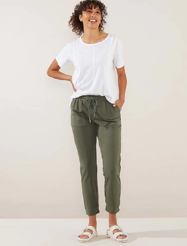 YARRA TRAIL RELAXED PANT - ROSEMARY Chic Black Leggings