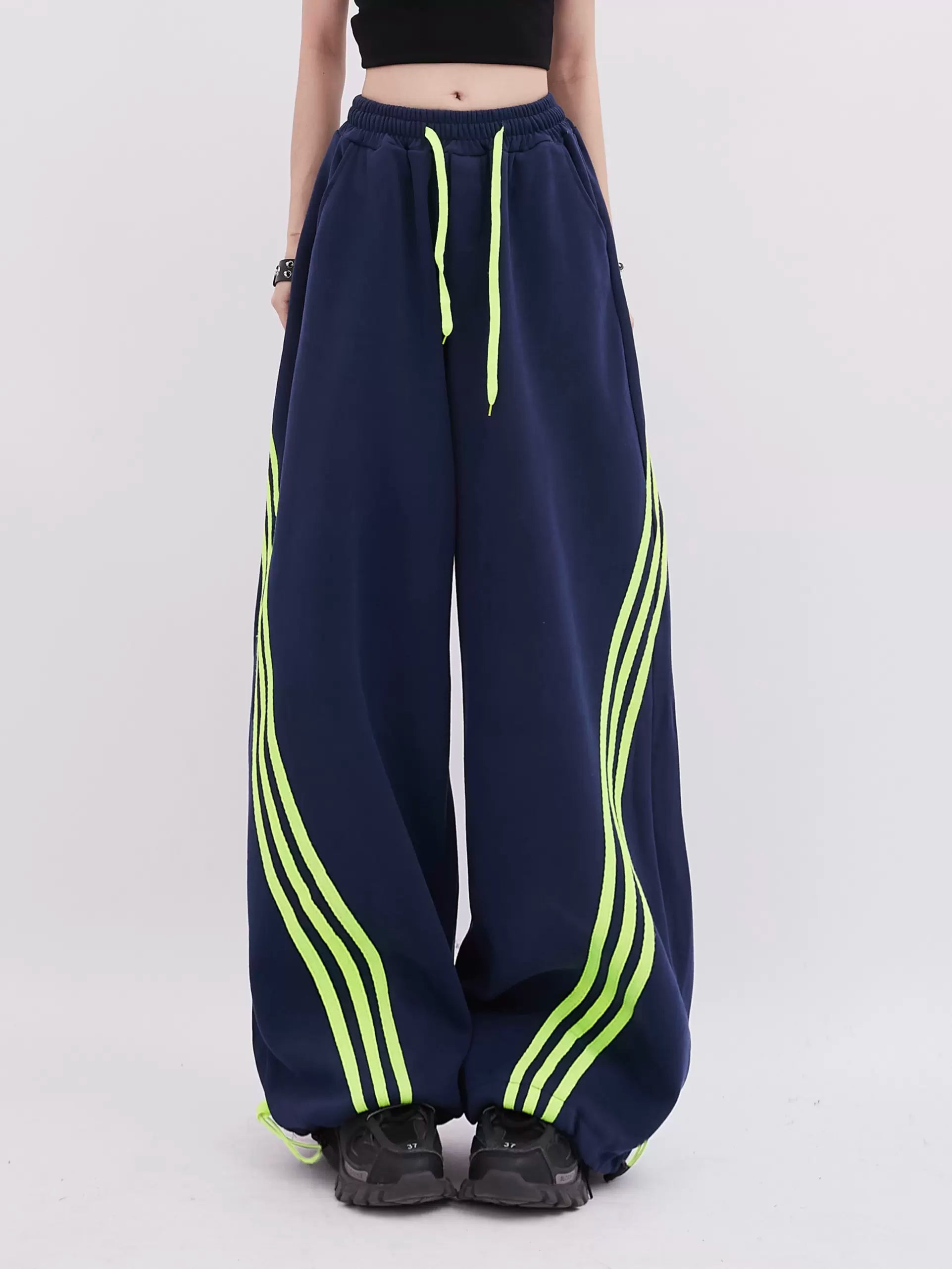 3 Stripes Design Sports Wide Pants Fashionable Tapered Leg Pants