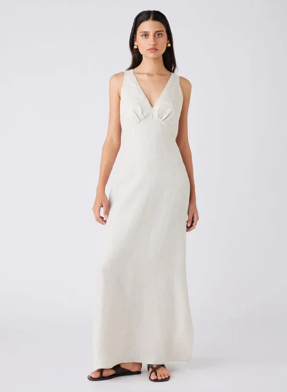 Esmaee Avalon Maxi Dress Elegant Maxi Dress with Belt